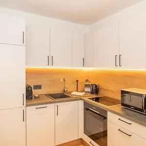apartments-ella.innsbruckaustriahotels.com/